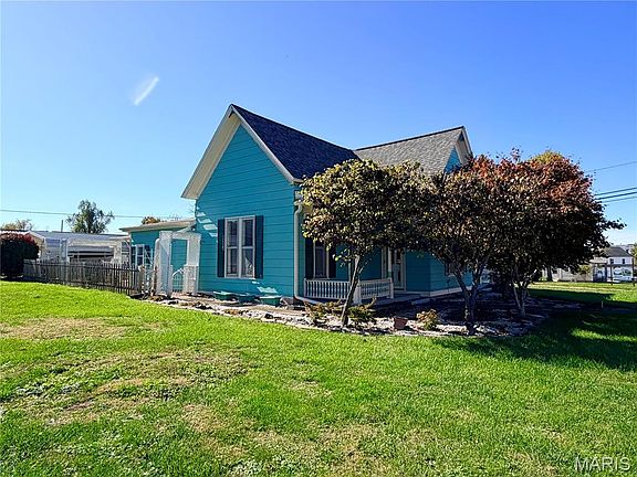 3rd image of 400 E Main St