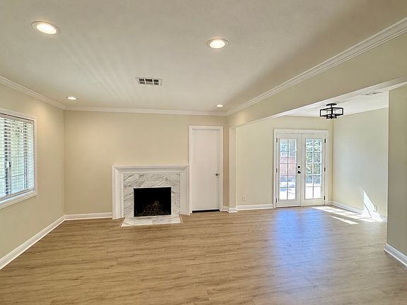 4th image of 442 S Crest Rd