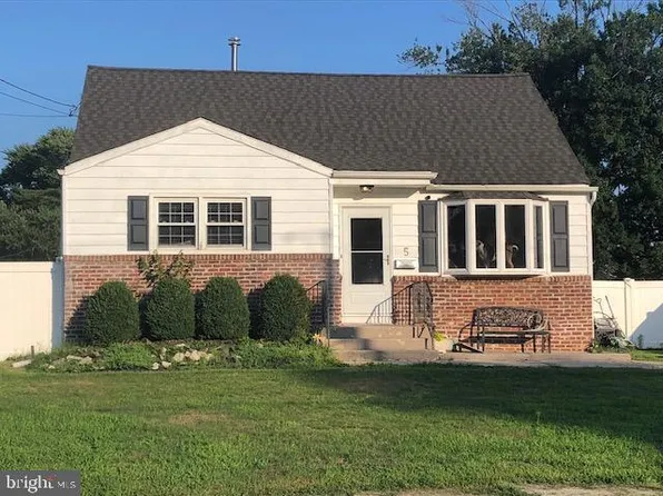 5 Cloverdale Rd, Blackwood, NJ 08012