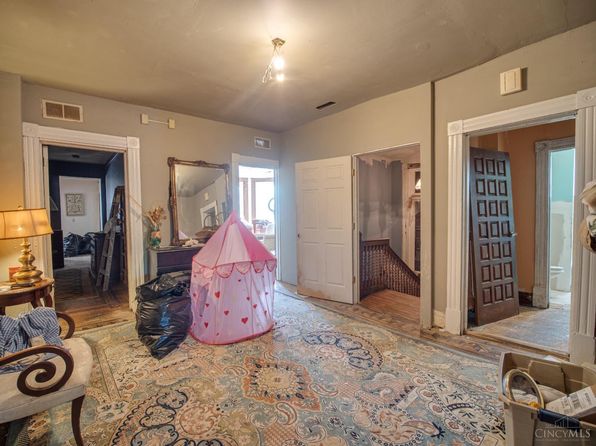 cincinnati-ohio-439767867 picture