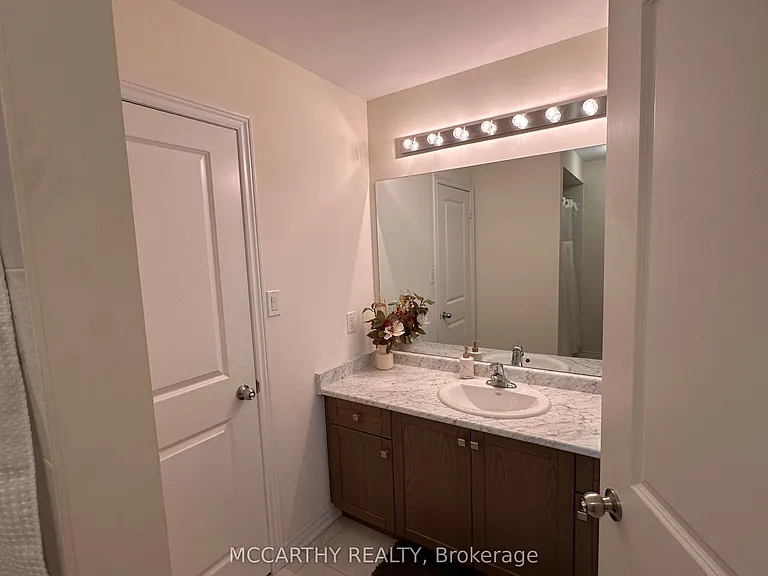 451 Black Cherry Cres — Photo 33