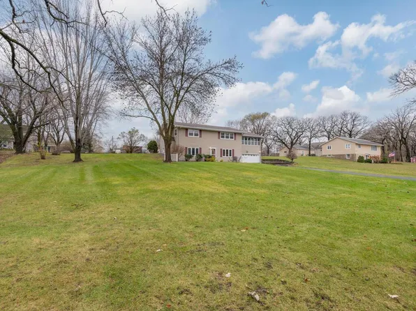 612 E River St, Monticello, MN 55362