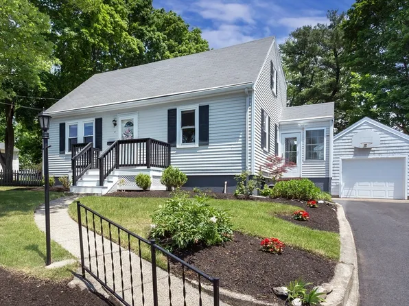 92 Hawthorn St, Westwood, MA 02090
