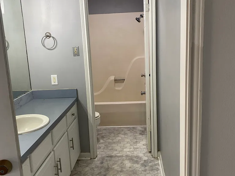 813 Brooks Blvd #A — Photo 7