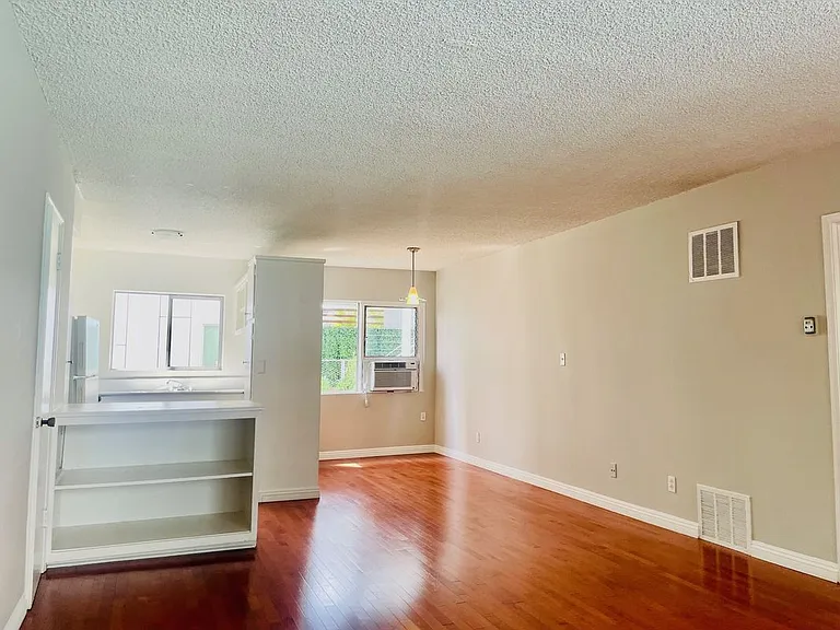 941 N San Vicente Blvd #2 — Photo 5