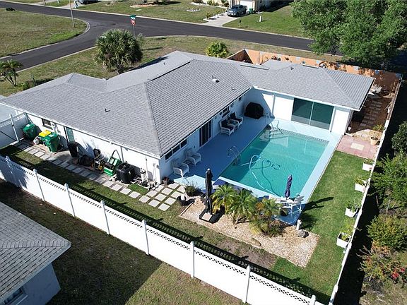 2nd image of 2 Golfview Rd