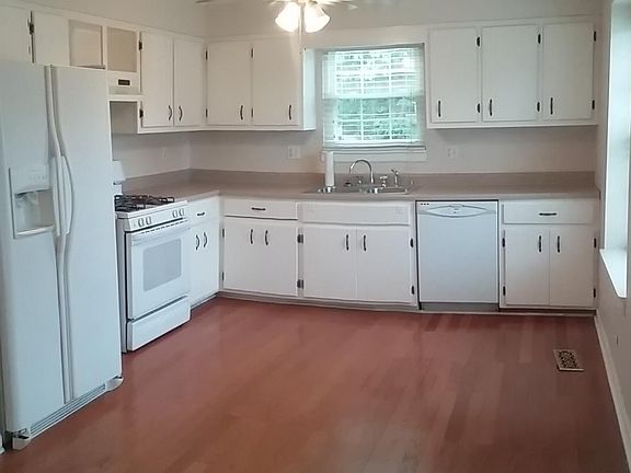 2nd image of 1511 Fox Meadow Cir
