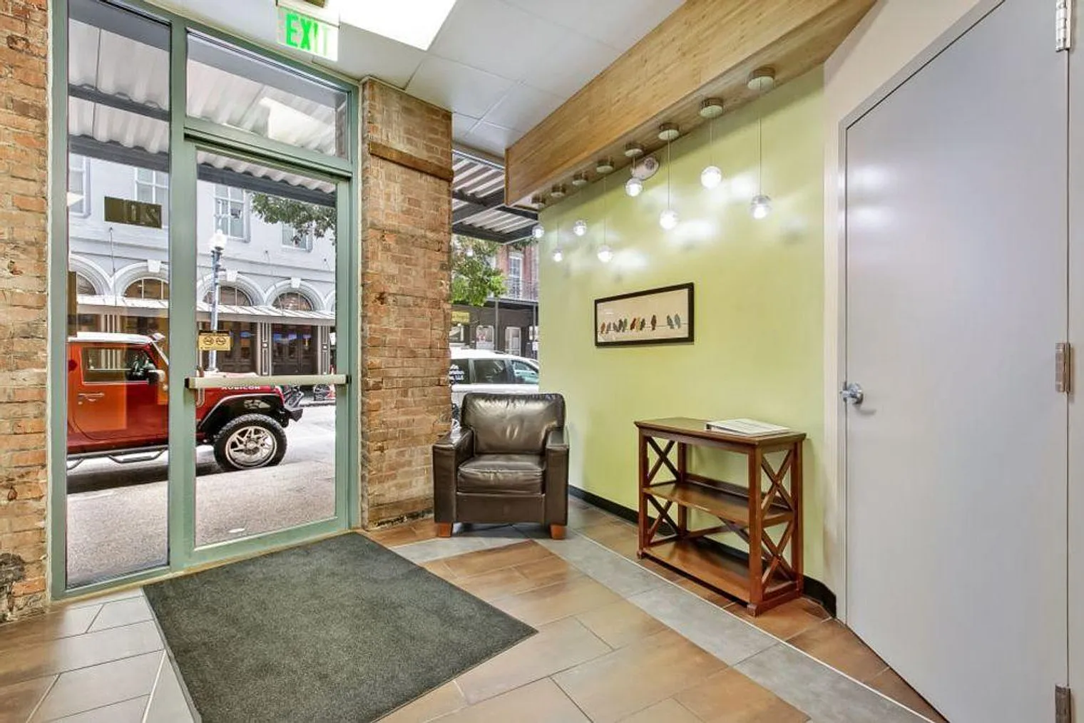 1 bed, 1.0 bath, 645 sqft, $4,482 — Photo 4