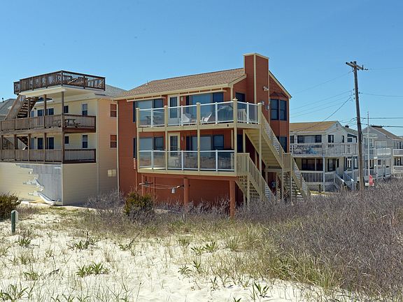 2nd image of 701 Ocean Ave Unit 4