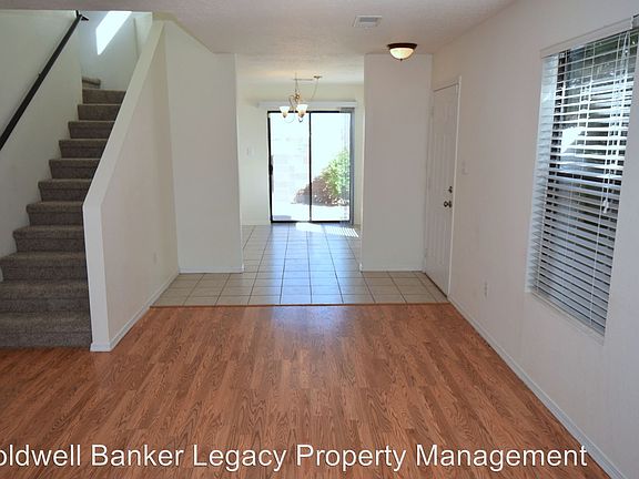 4th image of 6509 La Habra Ln NE