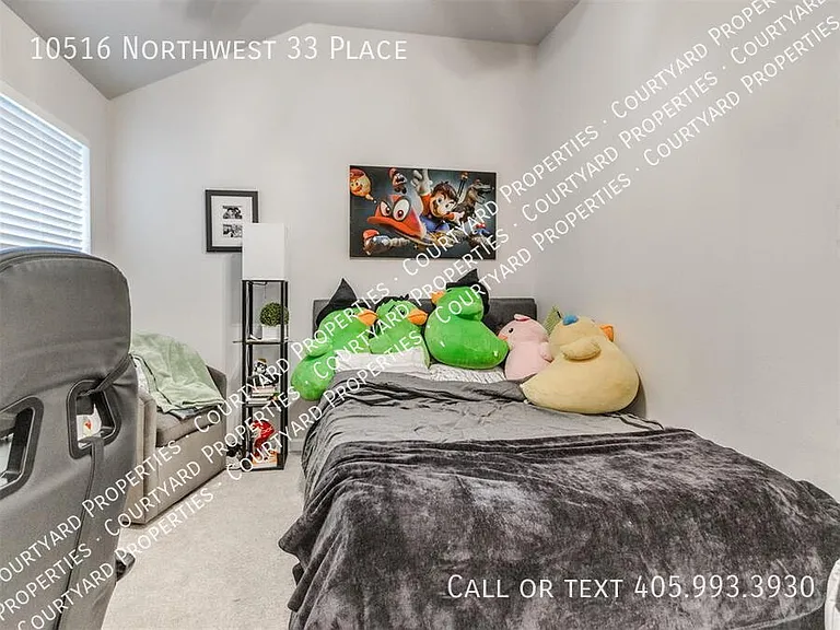 10516 NW 33rd Pl — Photo 17