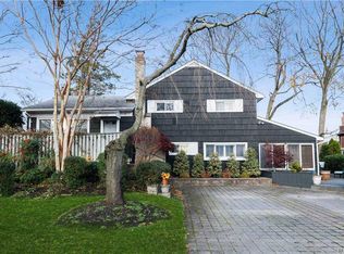 2759 Granz Ct, East Meadow, NY 11554