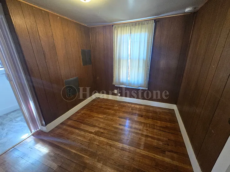 316 N Walnut St — Photo 8