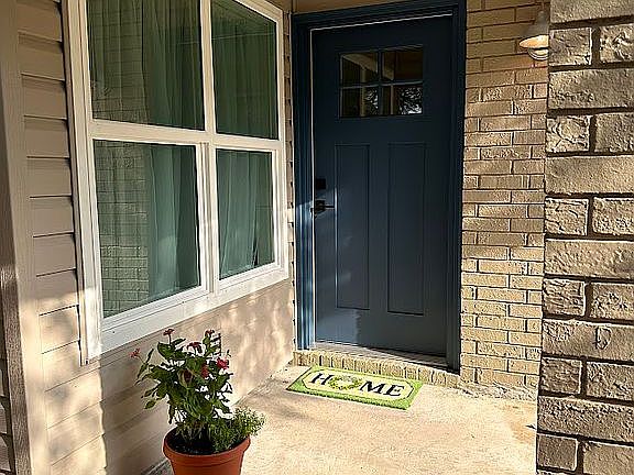 3rd image of 4268 Holly Hill Ct