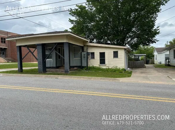 700 S College Ave, Fayetteville, AR