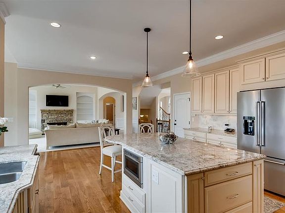 4th image of 400 Taymack Farm Dr