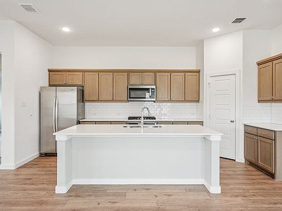 5th image of 1400 Avondale Ct