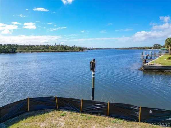 1300 NW 19th Ct, Crystal River, FL 34428