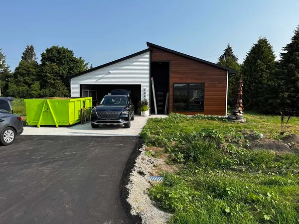1090 Sawyer Dr, Sturgeon Bay, WI 54235