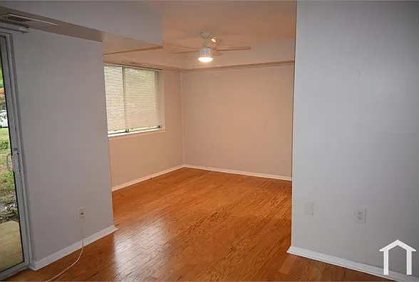 213 Victor Pkwy #C — Photo 2