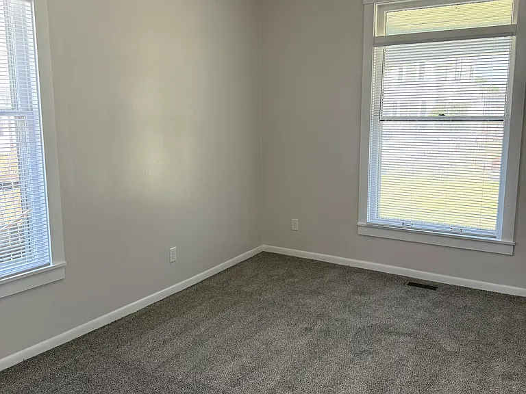 265 W South St — Photo 8