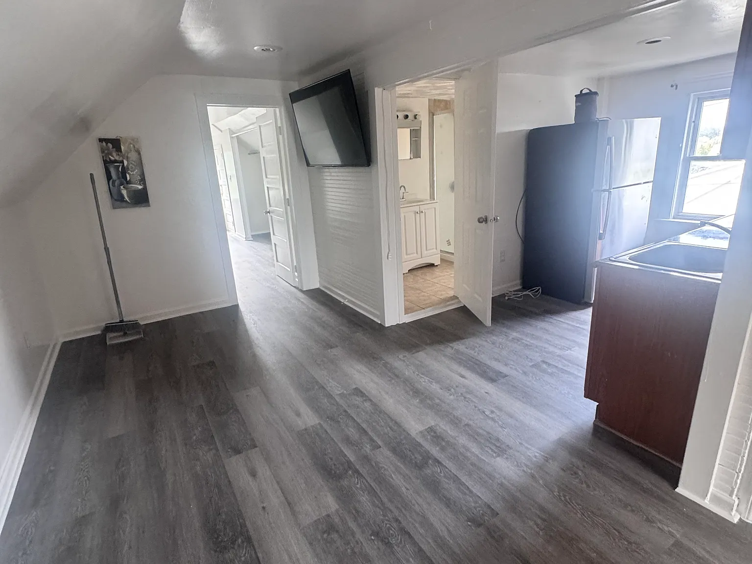 2 bed, 800 sqft, $2,000 — Photo 4