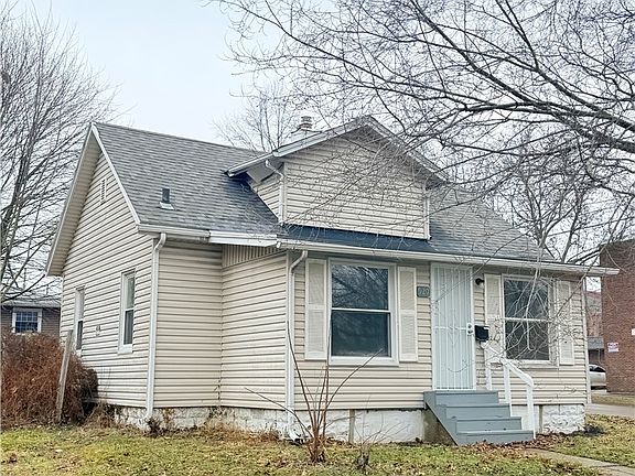 2nd image of 920 Clement St