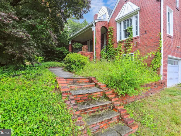 9518 Main St, Damascus, MD 20872