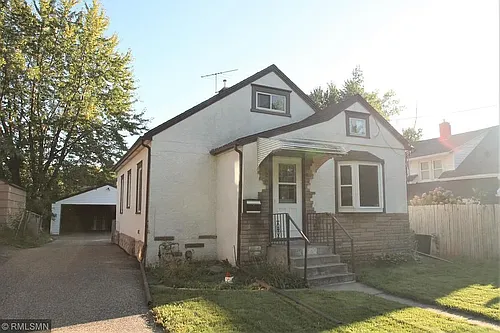 2220 Minnehaha Ave E Photo 1