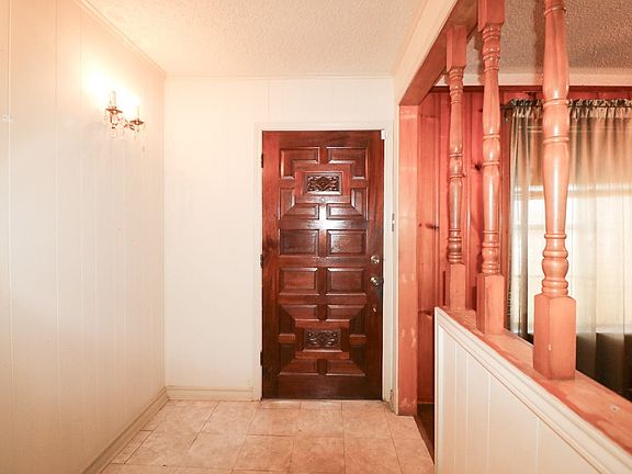 3rd image of 4002 San Eduardo Ave