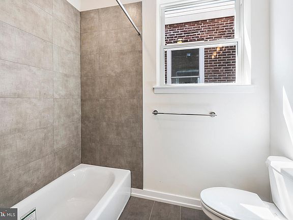 5th image of 2529-35 Frankford Ave #8