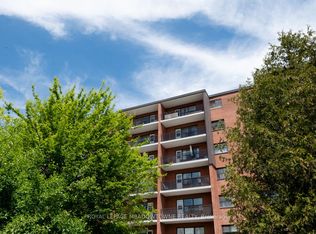 1017 Seneca Ave #707, Mississauga, ON L5G 3X5