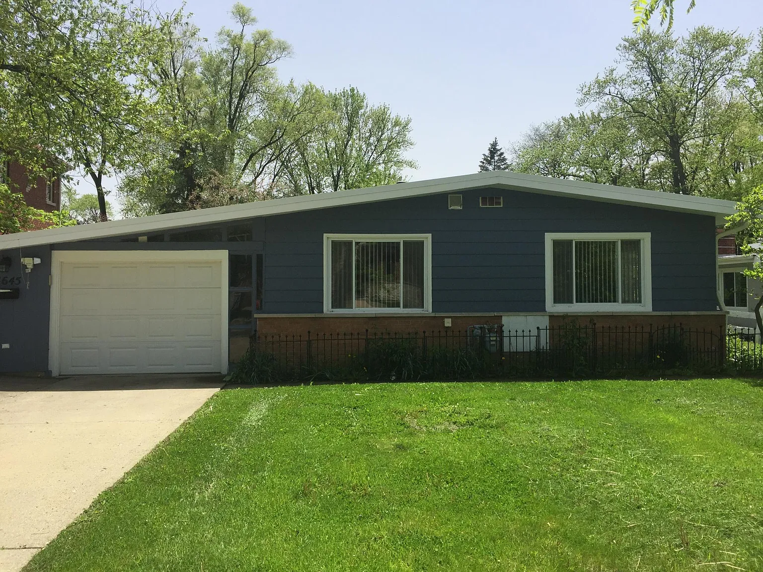 4645 Laurel Ave photo 1