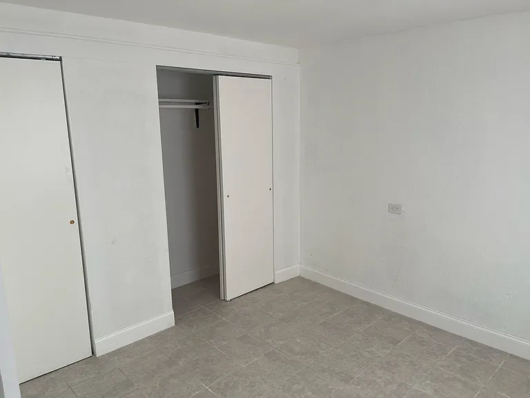 219 SW 21st Ave — Photo 5