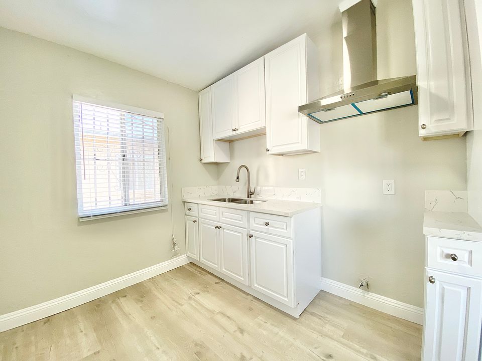 1st image of 703 W 79th St #5