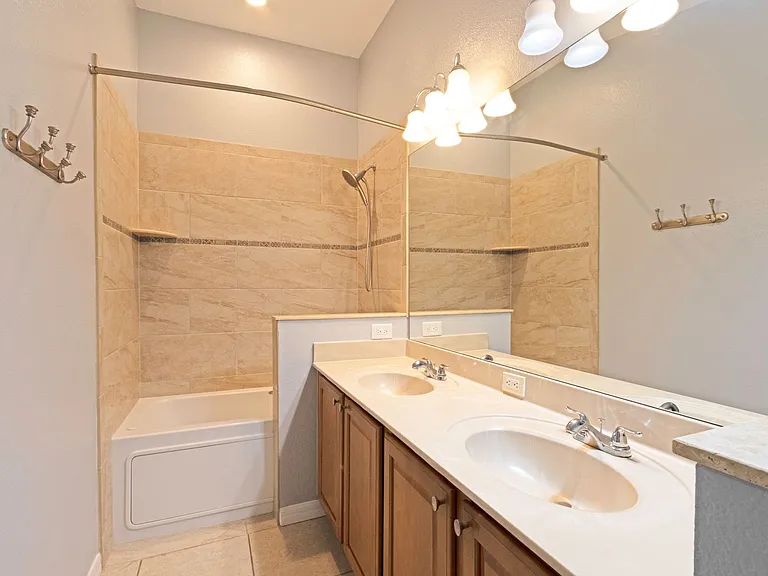 2306 Lawrence Hall St — Photo 9