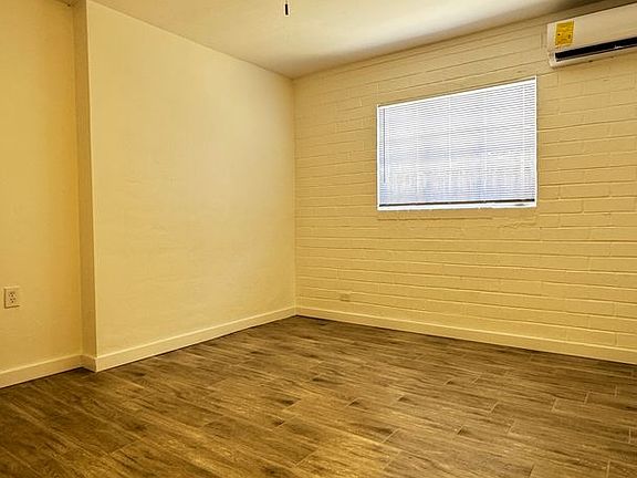 5th image of 3725-3729 E Farr Pl #3729-A