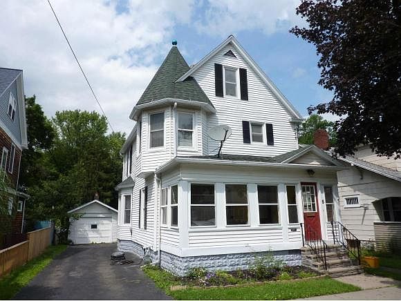 1st image of 5 Baird Ave