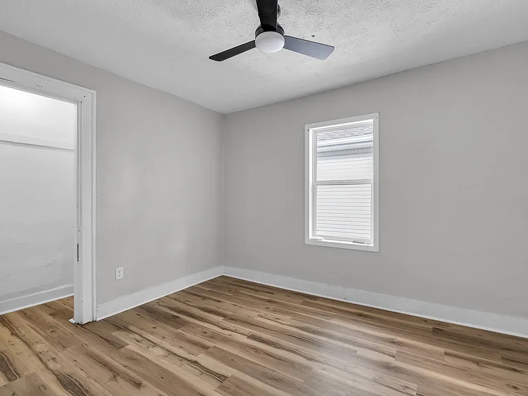 411 N Oakland Ave — Photo 14