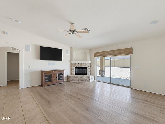 3rd image of 2545 Putt Ln