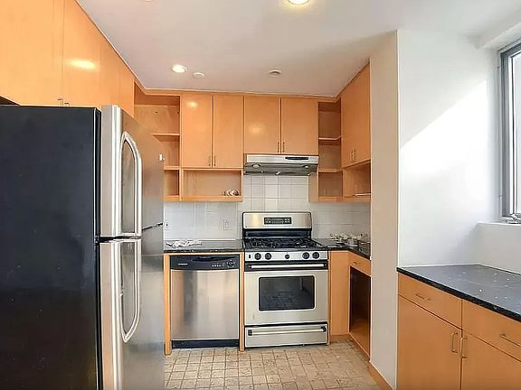 3rd image of 157 Lexington Ave #6S