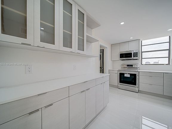 3rd image of 66 Valencia Ave APT 1101