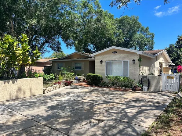 11713 127th Ave, Seminole, FL 33778