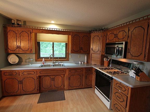 5th image of 4261 Sauk Dr