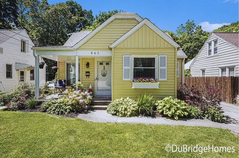 1st image of 643 Maridell Ave NW