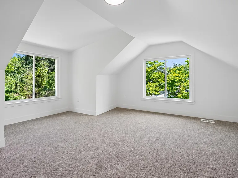 2289 Almira Ave — Photo 14