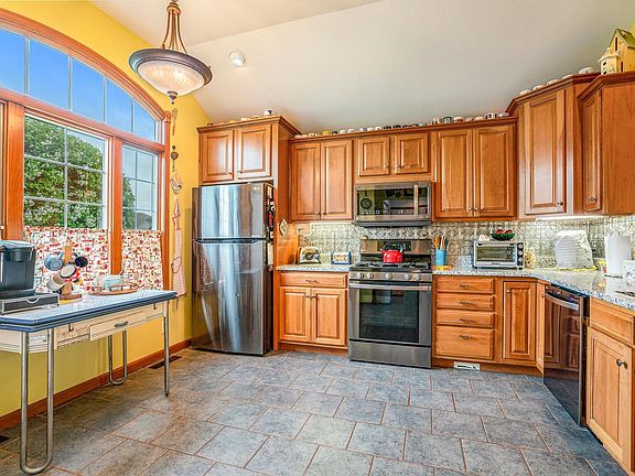 3rd image of 1213 Copley Ct