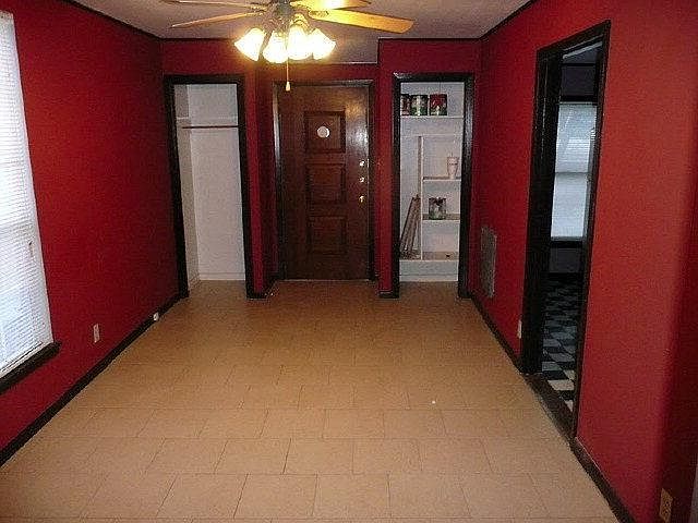 2nd image of 519 W Hutchison St