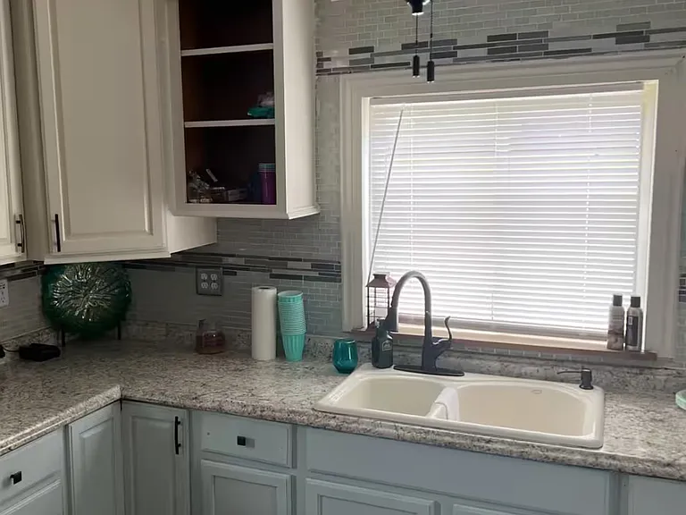 807 Concord Ln #807 — Photo 8
