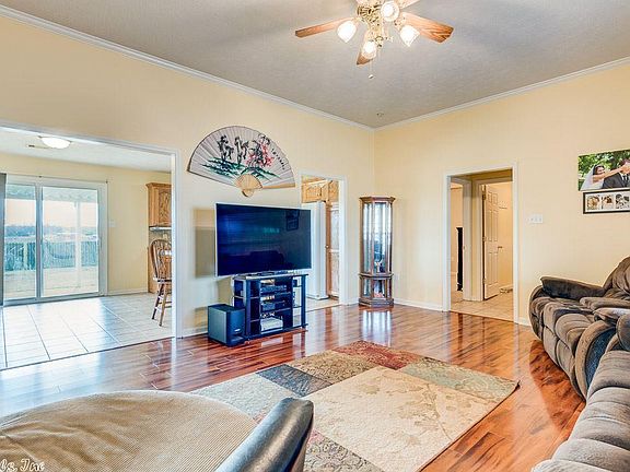 2nd image of 20 Dove Ln